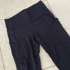 Black LuluLemon capris work out leggings. Good condition. Size 6. 2 pockets